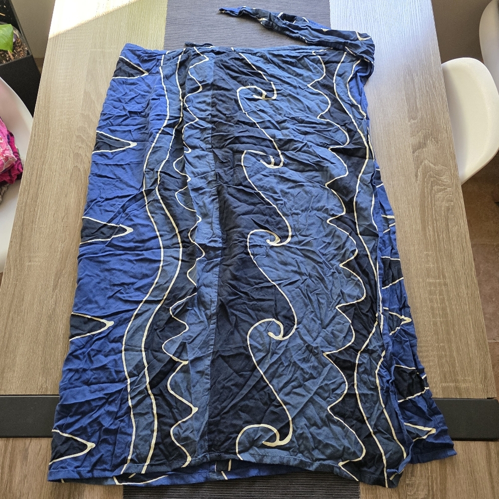 Navy Blue Abstract Wave Rayon Sarong